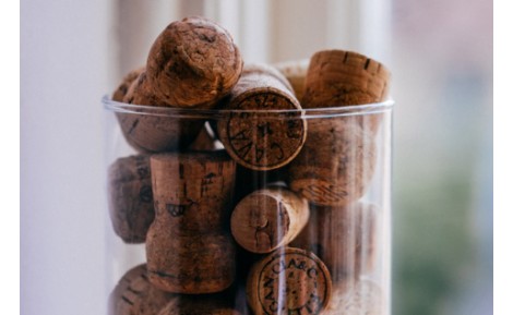 WHAT DO CAVA CORK SYMBOLS MEAN?