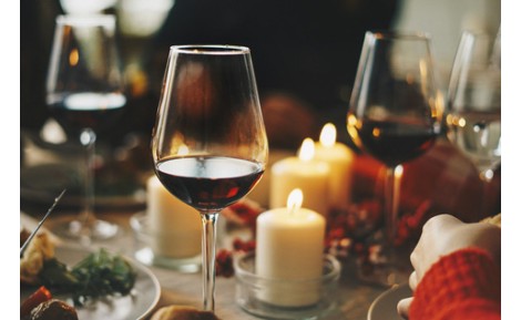 ¿QUÉ BEBER EN LA CENA DE NAVIDAD, O QUÉ VINO REGALAR EN NAVIDAD?