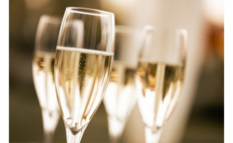 THE 5 BEST CAVAS TO TOAST ON NEW YEAR'S EVE